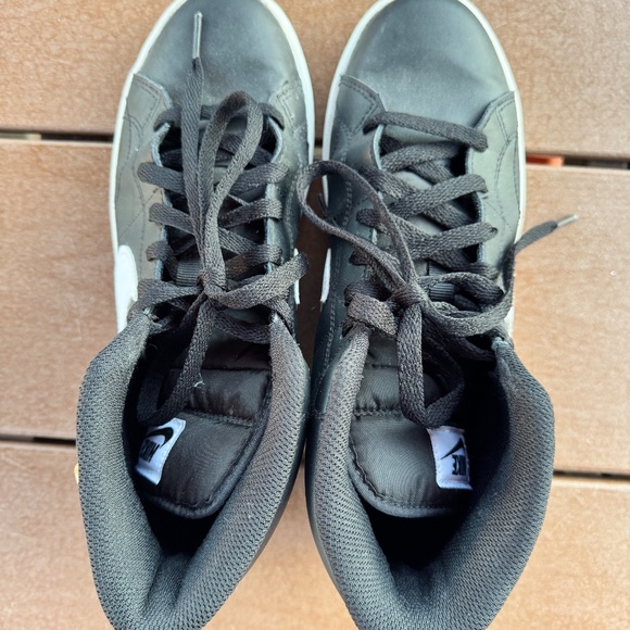 Nike Court Royale 2 Mid High Top Sneaker Women Size - Picture 3 of 6